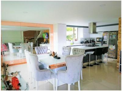 Casa de 4 alcobas en venta en Loma Del Chocho, Envigado, 284 m² · foto 6 de 14