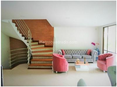 Casa de 4 alcobas en venta en Loma Del Chocho, Envigado, 284 m² · foto 9 de 14