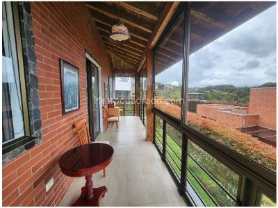 Casa de 3 alcobas en venta en Loma Del Escobero, Envigado, 260 m² · foto 4 de 12