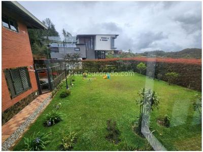 Casa de 3 alcobas en venta en Loma Del Escobero, Envigado, 260 m² · foto 7 de 12