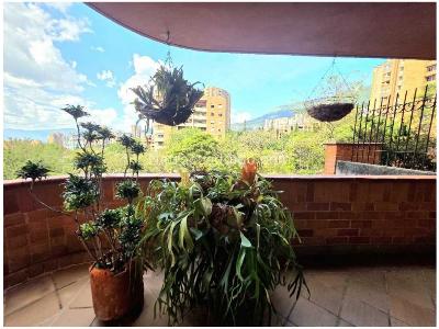 Apartamento de 3 alcobas en venta en Los Balsos, Medellín, 167 m² · foto 2 de 19