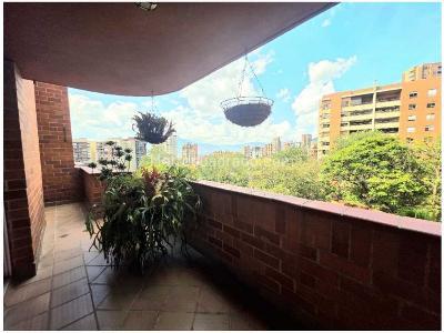 Apartamento de 3 alcobas en venta en Los Balsos, Medellín, 167 m² · foto 3 de 19