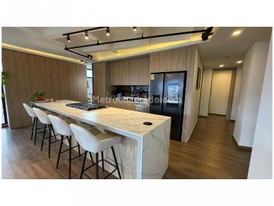 Apartamento de 2 alcobas en venta en Altos Del Poblado, Medellín, 148 m² · foto 2 de 17