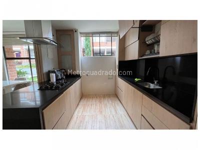 Casa de 4 alcobas en venta en El Tesoro, Medellín, 240 m² · foto 4 de 15