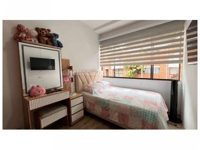 Casa de 4 alcobas en venta en El Tesoro, Medellín, 240 m² · foto 8 de 15