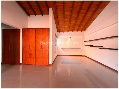 Casa de 3 alcobas en venta en Loma Del Chocho, Envigado, 250 m² · foto 10 de 20
