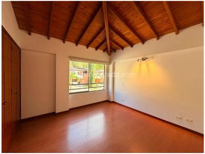 Casa de 3 alcobas en venta en Loma Del Chocho, Envigado, 250 m² · foto 19 de 20