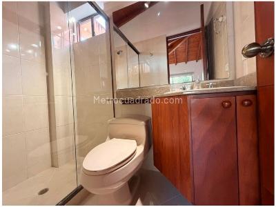 Casa de 3 alcobas en venta en Loma Del Chocho, Envigado, 250 m² · foto 20 de 20