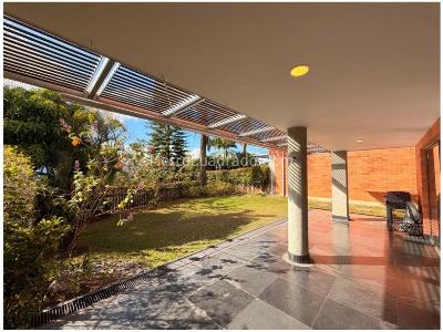 Casa de 3 alcobas en venta en Loma Del Chocho, Envigado, 250 m² · foto 4 de 20
