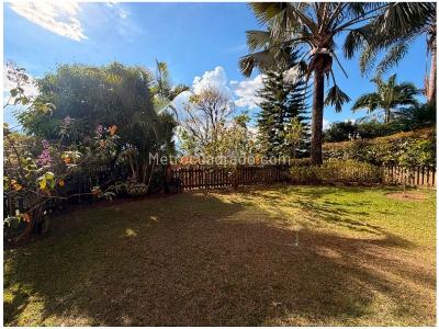 Casa de 3 alcobas en venta en Loma Del Chocho, Envigado, 250 m² · foto 5 de 20