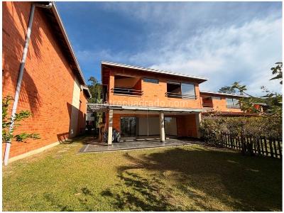 Casa de 3 alcobas en venta en Loma Del Chocho, Envigado, 250 m² · foto 6 de 20