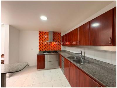Casa de 3 alcobas en venta en Loma Del Chocho, Envigado, 250 m² · foto 8 de 20