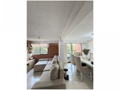 Apartamento en venta en Almeria, Medellín · foto 3 de 12