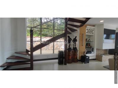 Casa de 4 alcobas en venta en Aves Maria, Sabaneta, 350 m² · foto 13 de 14