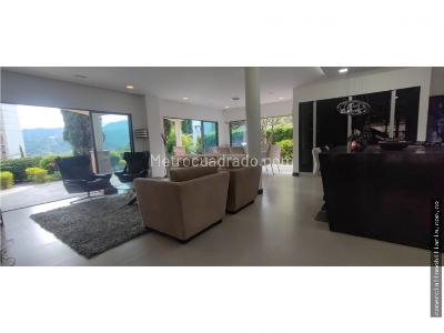 Casa de 4 alcobas en venta en Aves Maria, Sabaneta, 350 m² · foto 14 de 14
