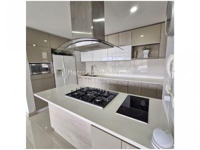 Apartamento de 3 alcobas en venta en Loma Del Chocho, Envigado, 169 m² · foto 3 de 17