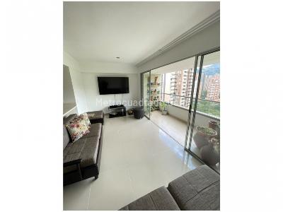 Apartamento de 3 alcobas en venta en Tres Esquinas, Sabaneta, 87 m² · foto 2 de 3