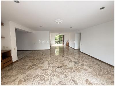 Apartamento de 5 alcobas en venta en Los Catay, Medellín, 234 m² · foto 10 de 18