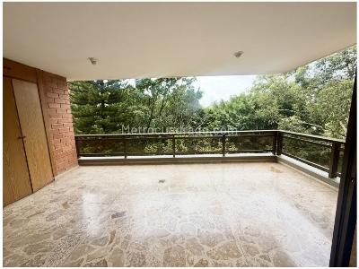 Apartamento de 5 alcobas en venta en Los Catay, Medellín, 234 m² · foto 3 de 18