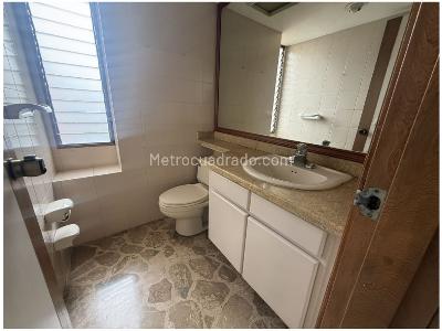 Apartamento de 5 alcobas en venta en Los Catay, Medellín, 234 m² · foto 8 de 18