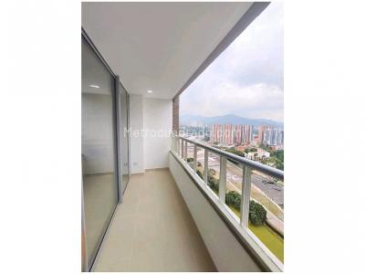 Apartamento de 3 alcobas en venta en Tres Esquinas, Sabaneta, 77 m² · foto 2 de 13