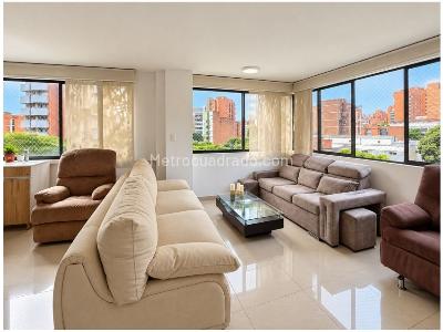 Apartamento de 3 alcobas en venta en Laureles, Medellín, 149 m² · foto 1 de 9