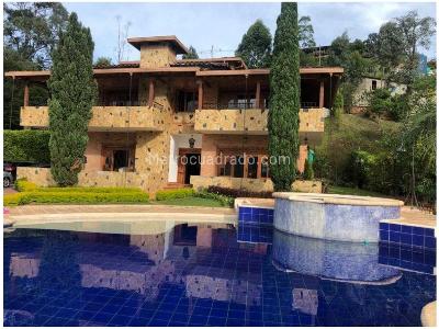 Casa de 5 alcobas en venta en Sabaneta, Sabaneta, 611 m² · foto 4 de 19