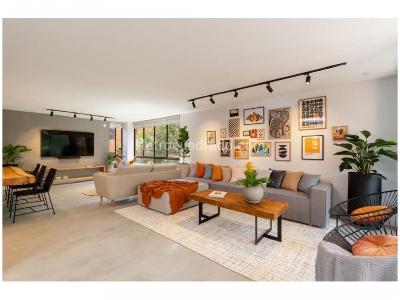 Apartamento de 4 alcobas en venta en Milla De Oro, Medellín, 205 m² · foto 2 de 19