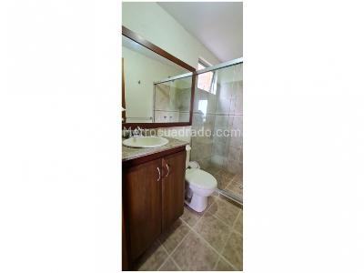 Casa de 4 alcobas en venta en Loma Del Escobero, Envigado, 330 m² · foto 19 de 20