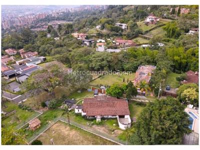 Casa de 4 alcobas en venta en Loma Del Escobero, Envigado, 330 m² · foto 3 de 20