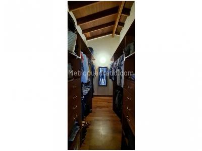 Casa de 4 alcobas en venta en Loma Del Escobero, Envigado, 330 m² · foto 8 de 20