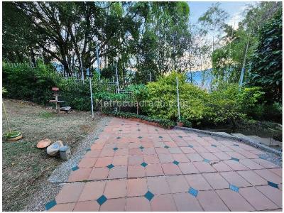 Casa de 4 alcobas en venta en Loma Del Esmeraldal, Envigado, 189 m² · foto 2 de 17