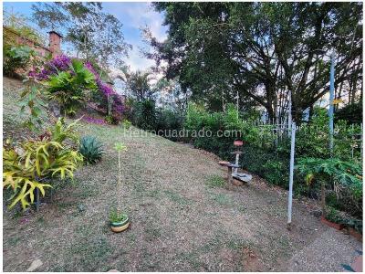 Casa de 4 alcobas en venta en Loma Del Esmeraldal, Envigado, 189 m² · foto 3 de 17