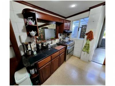 Casa de 4 alcobas en venta en Loma Del Esmeraldal, Envigado, 189 m² · foto 9 de 17