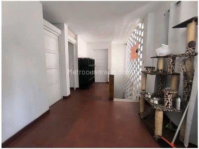 Casa de 4 alcobas en venta en Laureles, Medellín, 336 m² · foto 10 de 12