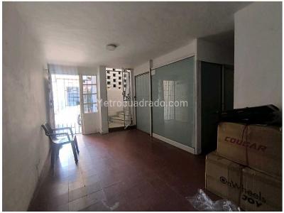 Casa de 4 alcobas en venta en Laureles, Medellín, 336 m² · foto 2 de 12