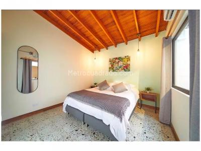 Casa de 5 alcobas en venta en Estadio, Medellín, 256 m² · foto 2 de 12