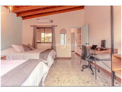 Casa de 5 alcobas en venta en Estadio, Medellín, 256 m² · foto 5 de 12