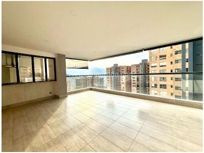 Apartamento de 3 alcobas en venta en Loma De Las Brujas, Envigado, 147 m² · foto 3 de 20