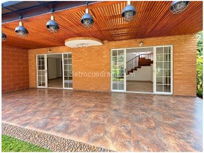 Casa de 4 alcobas en venta en Loma Del Escobero, Envigado, 182 m² · foto 3 de 20