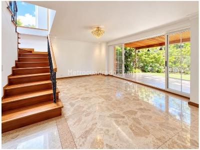 Casa de 4 alcobas en venta en Loma Del Escobero, Envigado, 182 m² · foto 4 de 20