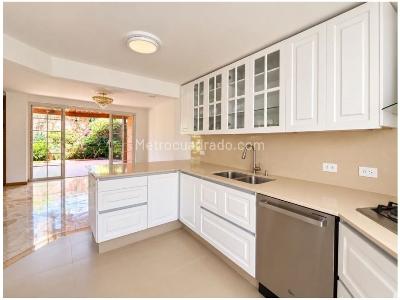 Casa de 4 alcobas en venta en Loma Del Escobero, Envigado, 182 m² · foto 8 de 20