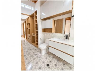 Casa de 4 alcobas en venta en Loma Del Escobero, Envigado, 182 m² · foto 9 de 20