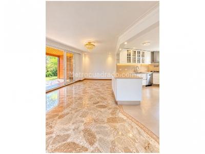 Casa de 4 alcobas en venta en Loma Del Escobero, Envigado, 182 m² · foto 14 de 20