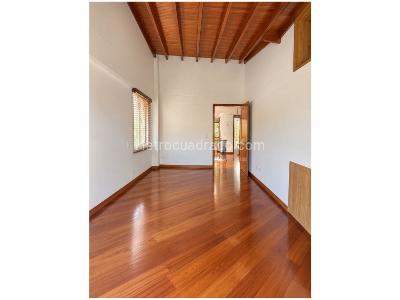 Casa de 4 alcobas en venta en Loma Del Escobero, Envigado, 182 m² · foto 19 de 20