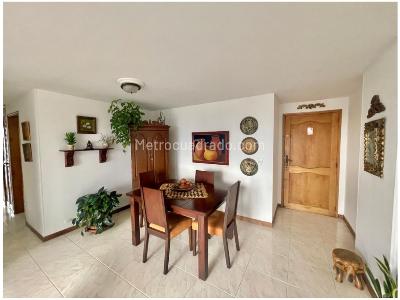 Apartamento de 3 alcobas en venta en La Loma El Tesoro, Medellín, 97 m² · foto 3 de 14