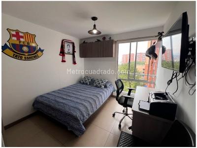 Apartamento de 3 alcobas en venta en Loma De Las Brujas, Envigado, 92 m² · foto 12 de 20
