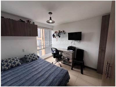 Apartamento de 3 alcobas en venta en Loma De Las Brujas, Envigado, 92 m² · foto 13 de 20
