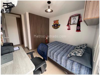 Apartamento de 3 alcobas en venta en Loma De Las Brujas, Envigado, 92 m² · foto 14 de 20