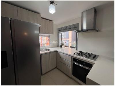 Apartamento de 3 alcobas en venta en Loma De Las Brujas, Envigado, 92 m² · foto 3 de 20